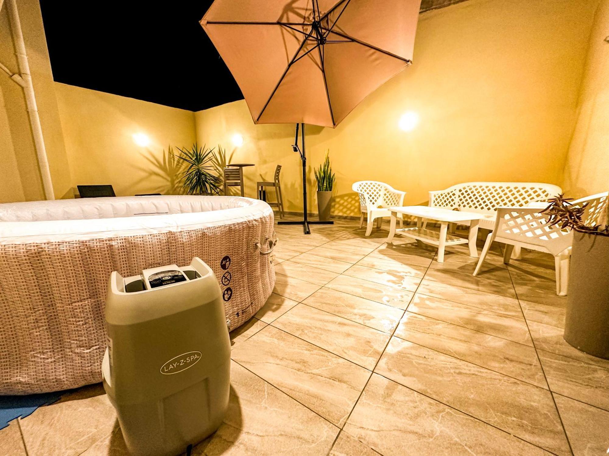 Sliema Jacuzzi Flat Apartment Bagian luar foto