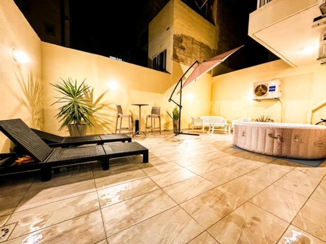 Sliema Jacuzzi Flat Apartment Bagian luar foto