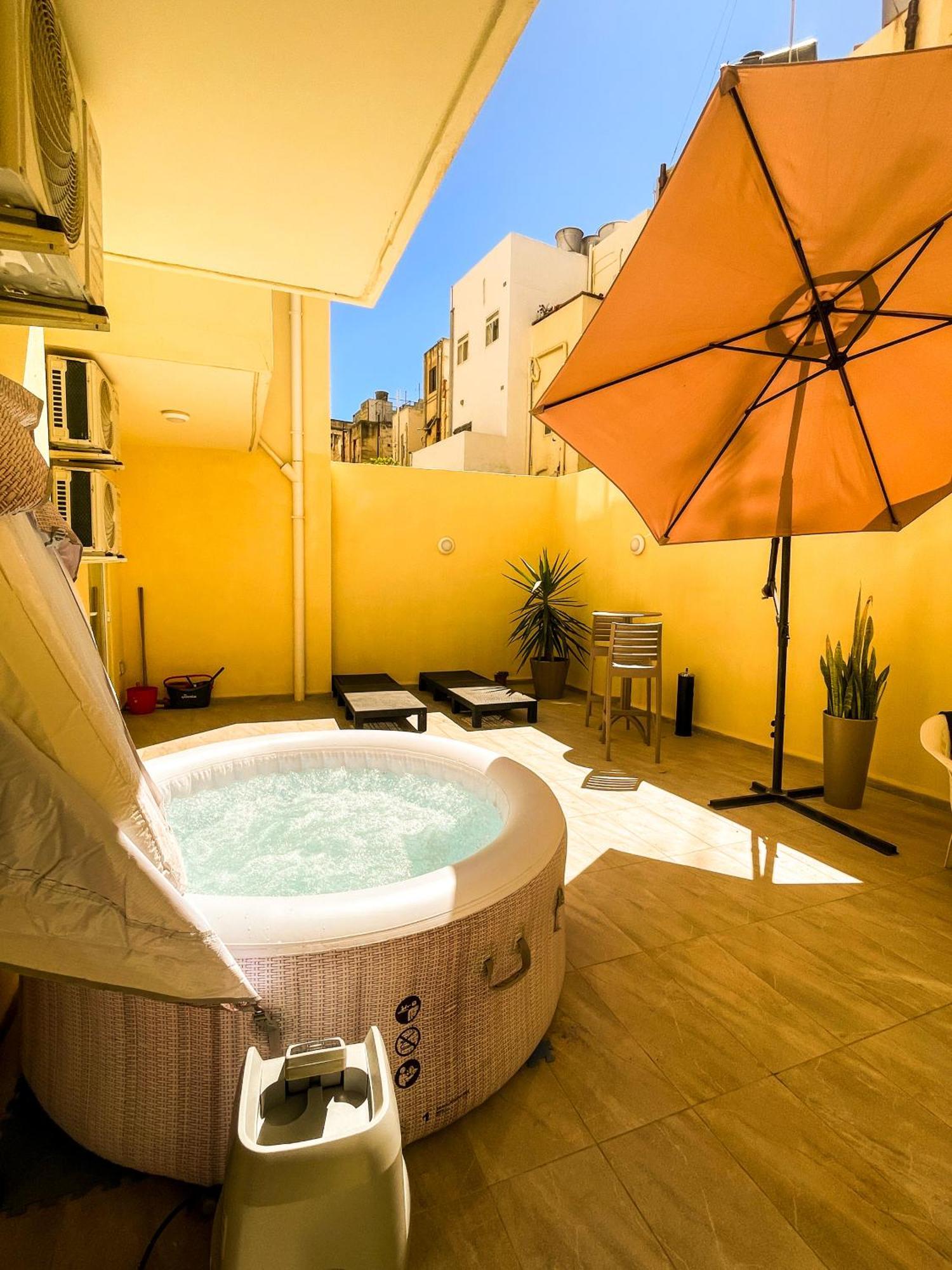 Sliema Jacuzzi Flat Apartment Bagian luar foto